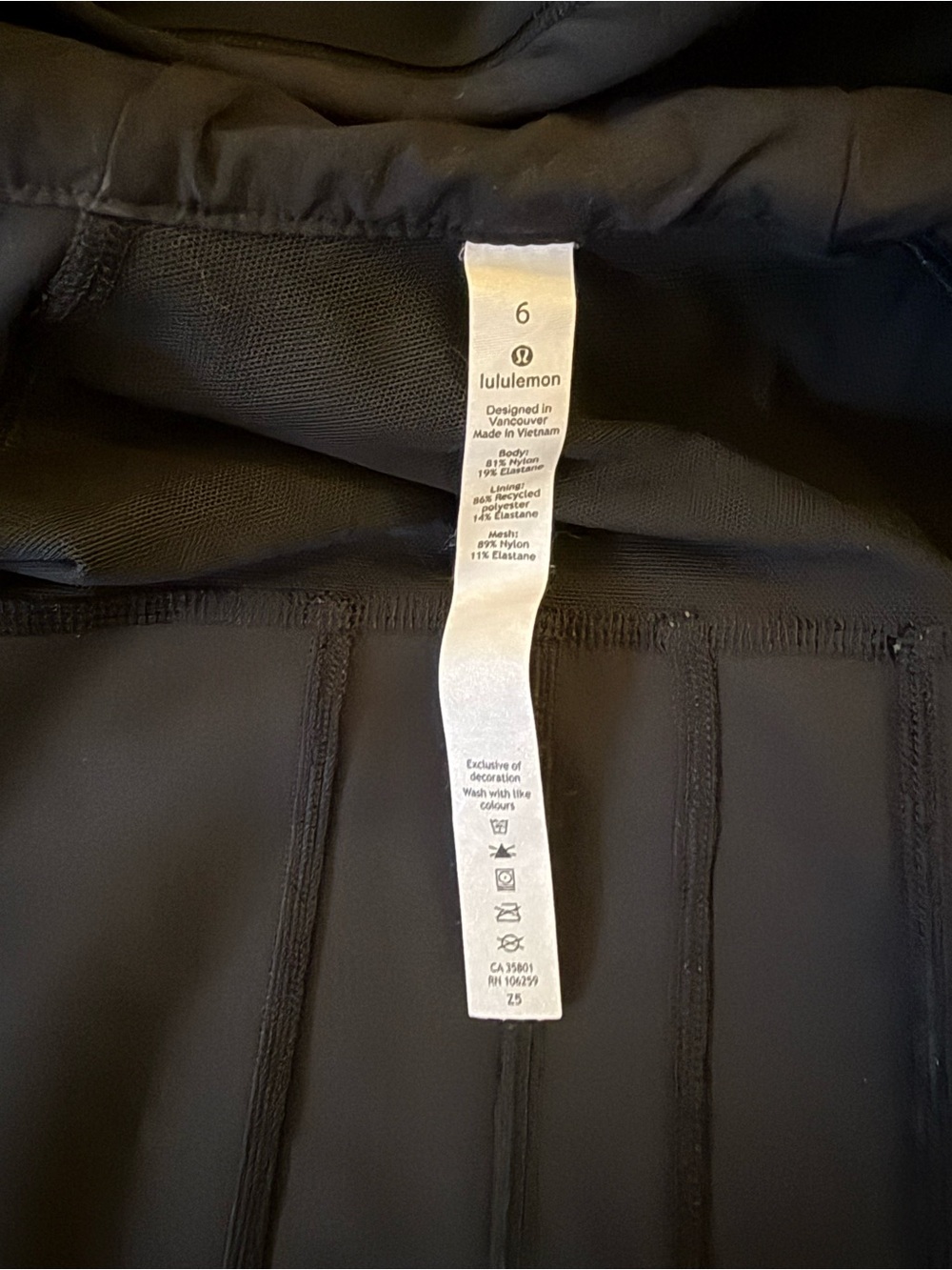 Lululemon Define Jacket in black, size 6 - Picture 3 of 3